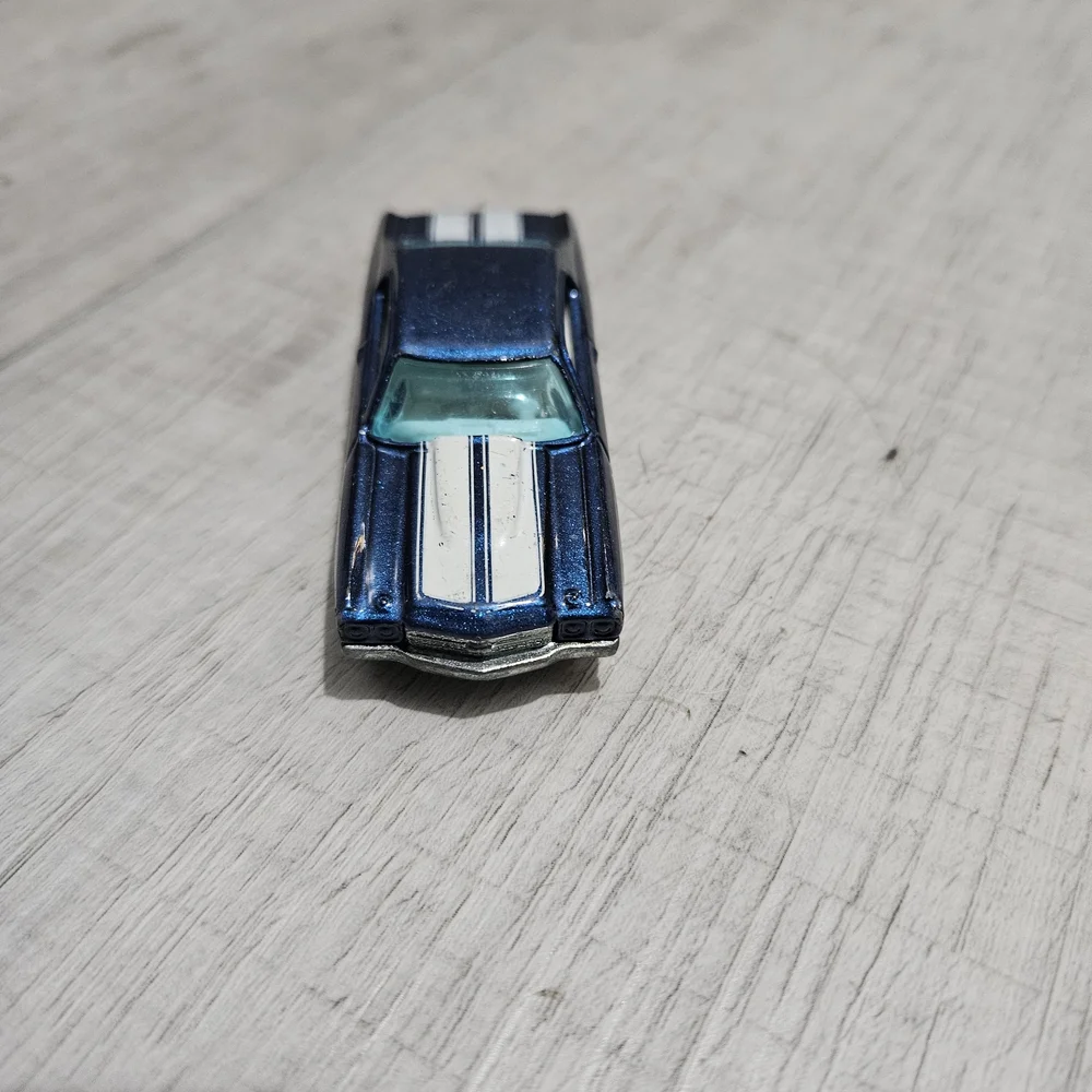 Vintage 1998 Hot Wheels 1970 Chevelle SS Blue w/ White Stripes Diecast Toy Car